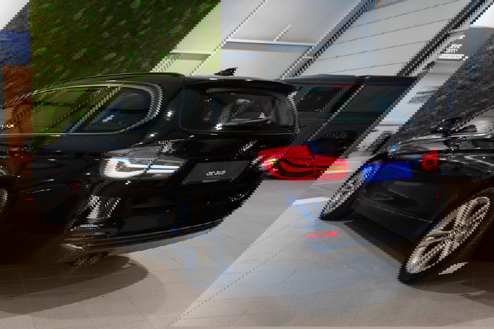 BMW 3 Serie Touring 320d M Sport Edition|1ste Eig|Panoramadak|Trekhaak|LED|EURO 6|Automaat|Sportstoel|Dealer Onderhouden