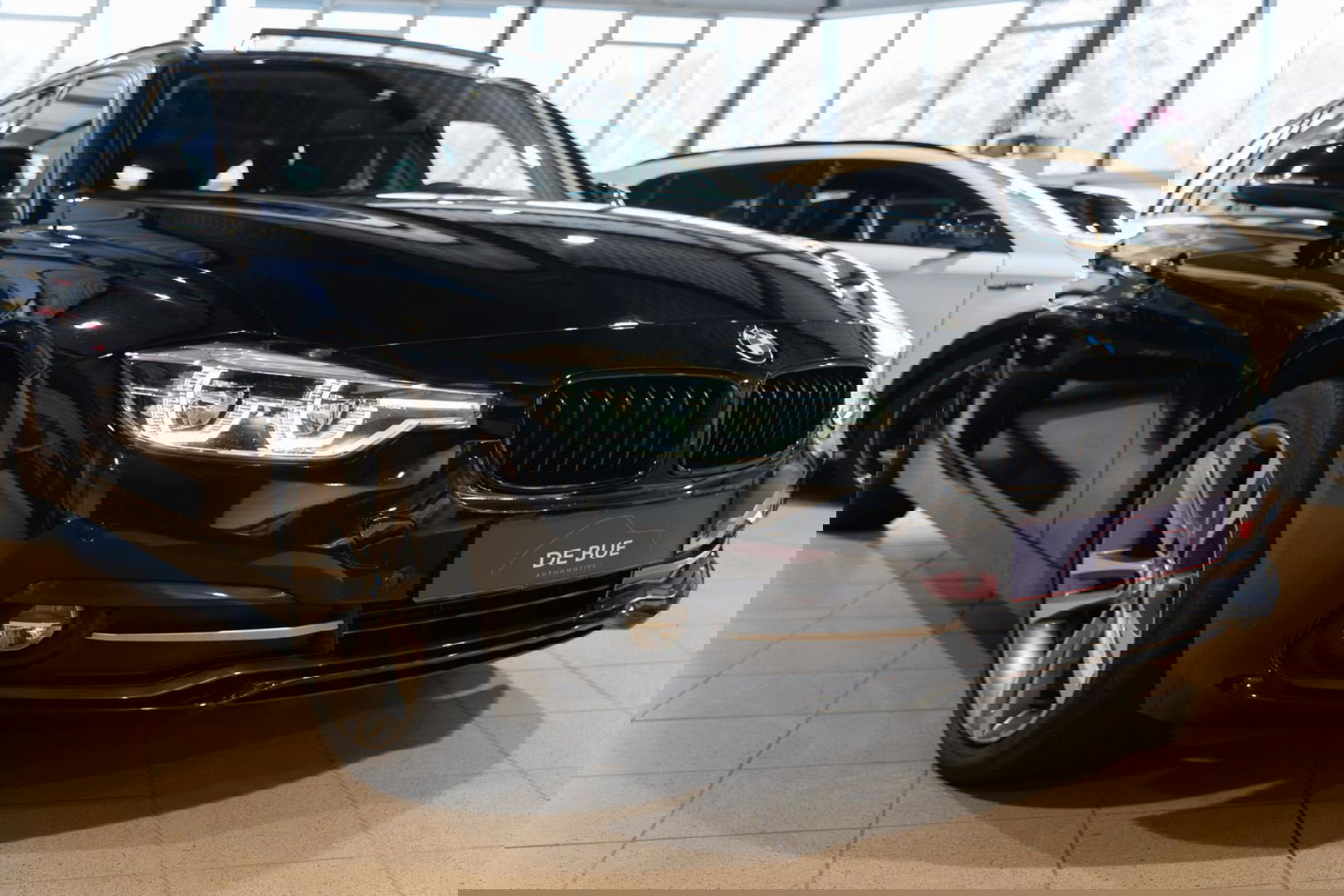 BMW 3 Serie Touring 320d M Sport Edition|1ste Eig|Panoramadak|Trekhaak|LED|EURO 6|Automaat|Sportstoel|Dealer Onderhouden