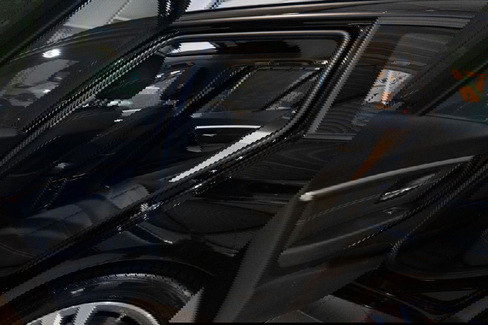 BMW 3 Serie Touring 320d M Sport Edition|1ste Eig|Panoramadak|Trekhaak|LED|EURO 6|Automaat|Sportstoel|Dealer Onderhouden