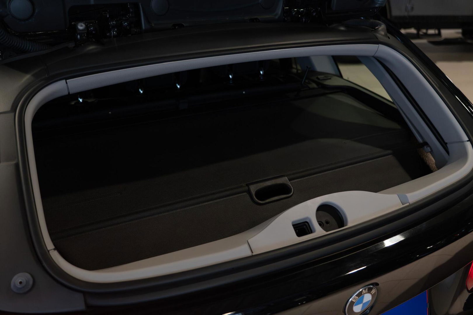 BMW 3 Serie Touring 320d M Sport Edition|1ste Eig|Panoramadak|Trekhaak|LED|EURO 6|Automaat|Sportstoel|Dealer Onderhouden