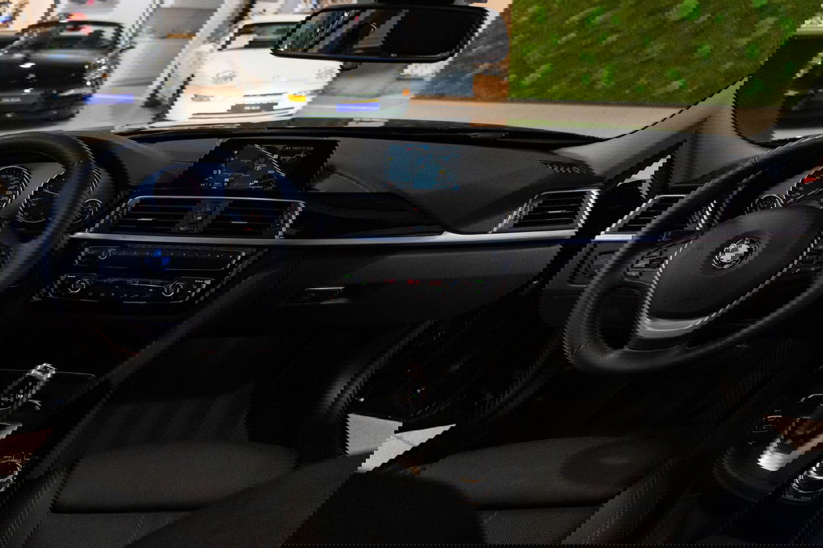 BMW 3 Serie Touring 320d M Sport Edition|1ste Eig|Panoramadak|Trekhaak|LED|EURO 6|Automaat|Sportstoel|Dealer Onderhouden