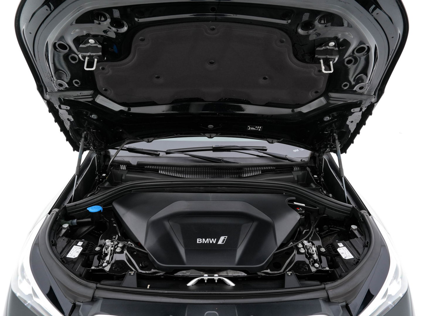 BMW iX1 xDrive30 Launch Edition 67 kWh [ 3-Fase-11kW ] {SOH-100%} (INCL-BTW) Aut. *FULL-LED | DIGI-COCKPIT | DAB+ | NAVI-FULLMAP | PRIVACYGLASS | COMFORTSEATS | ECC | PDC | CRUISE | 18''ALU*