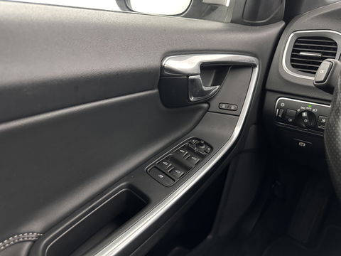 Volvo V60 2.0 D4 R-Design Business Aut *LEATHER-MICROFIBRE | XENON | NAVI-FULLMAP | ECC | PDC | CRUISE | 16''ALU*