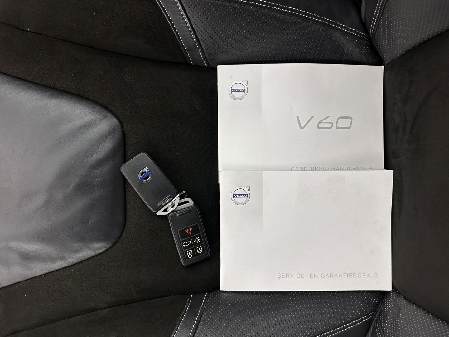 Volvo V60 2.0 D4 R-Design Business Aut *LEATHER-MICROFIBRE | XENON | NAVI-FULLMAP | ECC | PDC | CRUISE | 16''ALU*