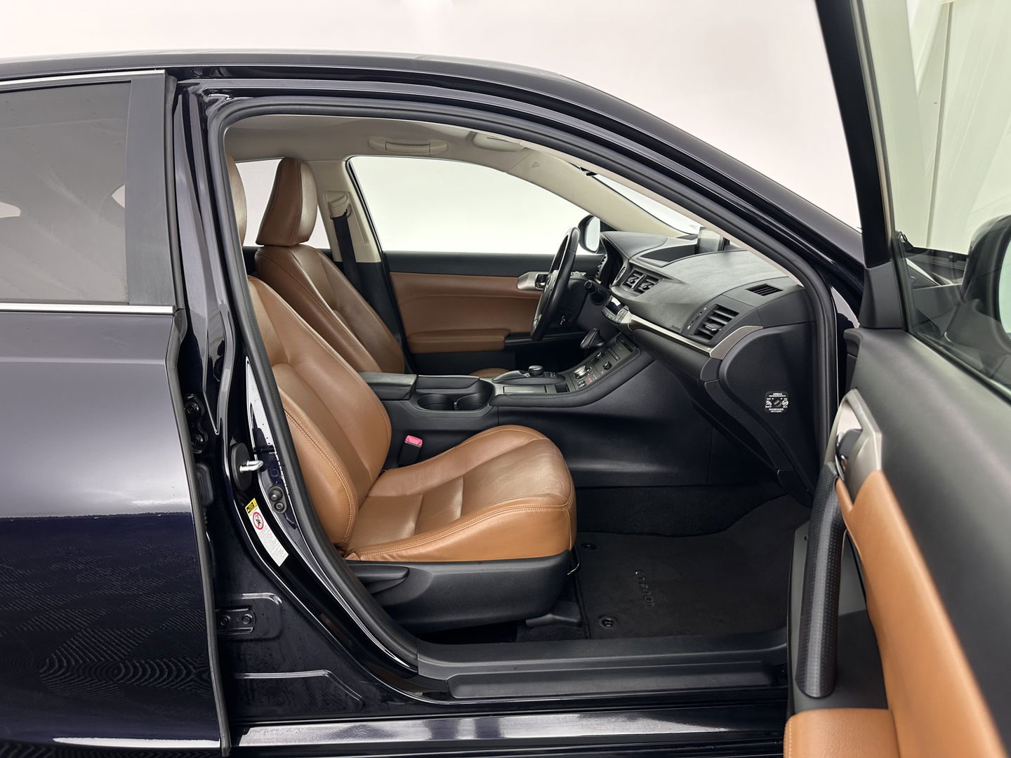 Lexus CT 200h Business Line Aut.*NAVI-FULLMAP | LEATHER | HEATED-COMFORTSEATS | CAMERA | PRIVACYGLASS | ECC | CRUISE | DIGI-COCKPIT | 16''ALU*