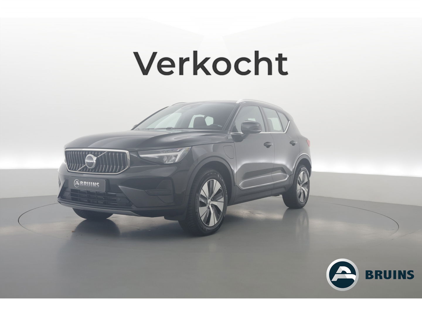 Volvo XC40 1.5 T4 Plug-in hybrid Plus Bright | Facelift | Elek. stoelen |  H&K Audio | Camera | Stoel + stuurverwarming | All season
