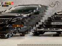 Peugeot 5008 - 1.2 PureTech GT-Line 7 Persoons (PANORAMADAK, APPLE CARPLAY, GROOT NAVI, LEDER, 360 CAMERA, KEYLESS, SFEERVERLICHTING, LED KOPLAMPEN, NIEUWSTAAT)