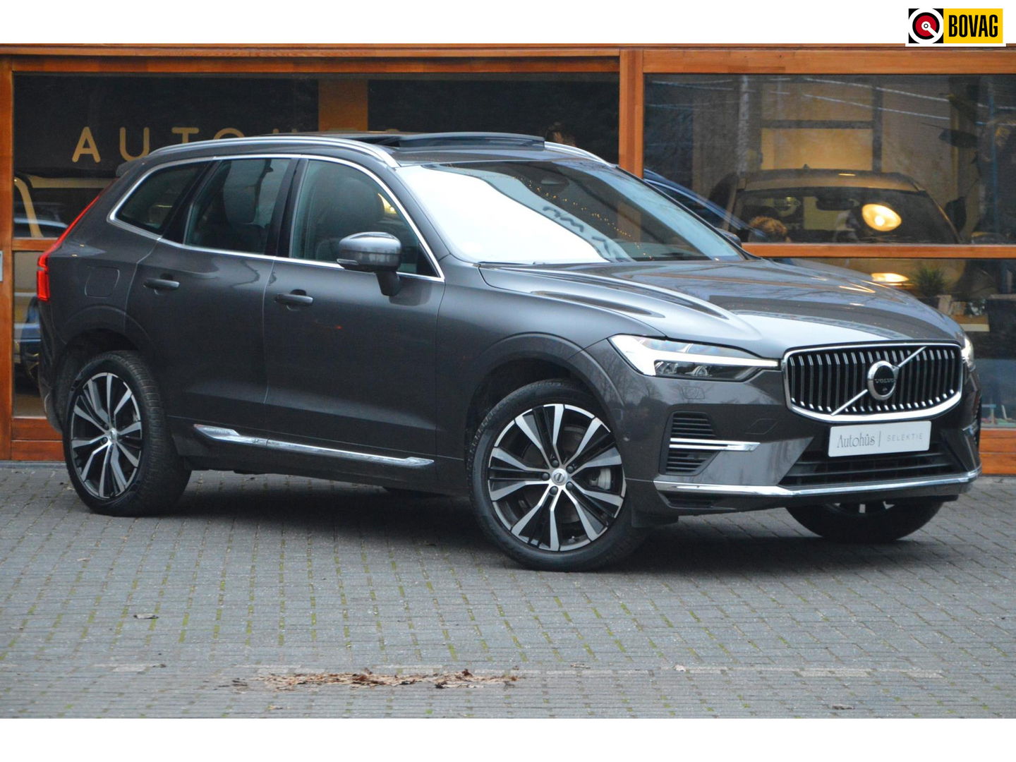 Volvo XC60 T8 Hybrid AWD Ultimate Bright | Massage | Stoelventilatie | Panoramadak | Head-Up | 360° Camera |