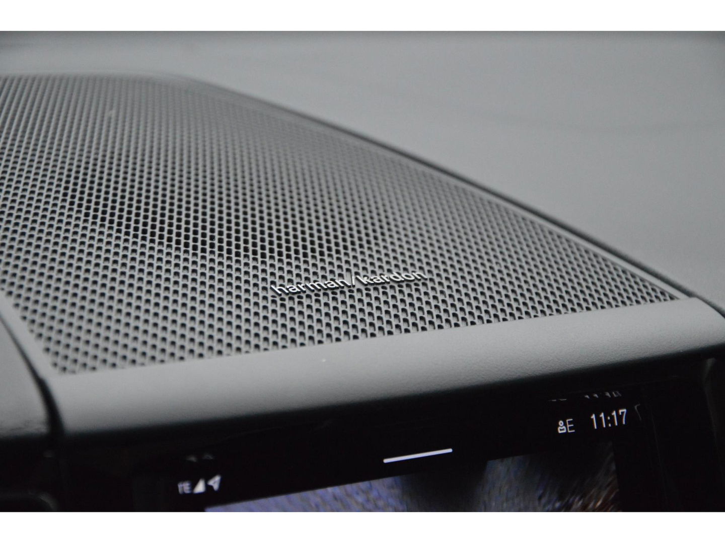 Volvo XC60 T8 Hybrid AWD Ultimate Bright | Massage | Stoelventilatie | Panoramadak | Head-Up | 360° Camera |