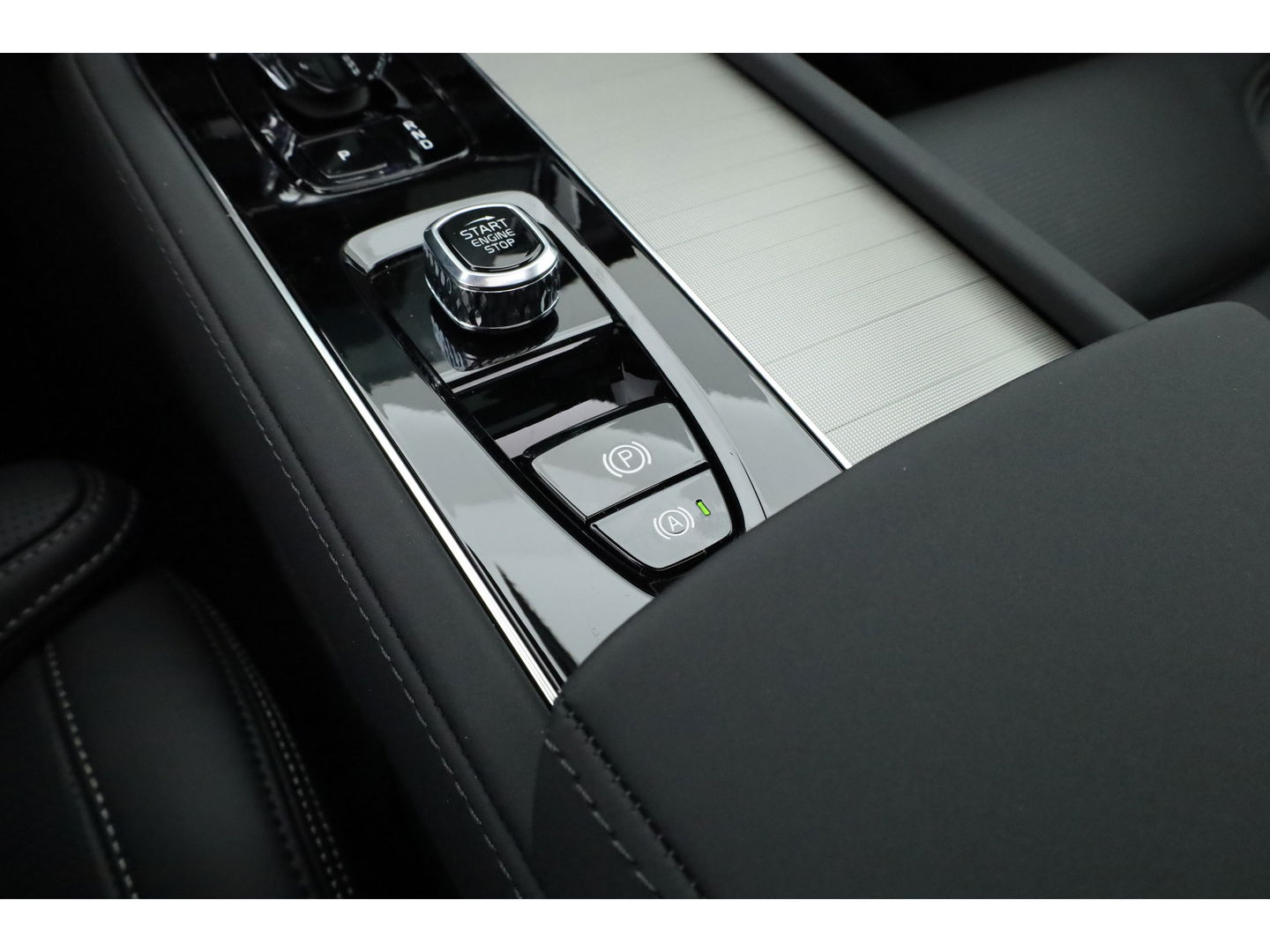 Volvo XC90 2.0 T8 Plug-in hybrid AWD Ultra Black Edition | luchtvering | Bowers & Wilkins | Massage | Blis | ACC | Pano| 360 Camera |