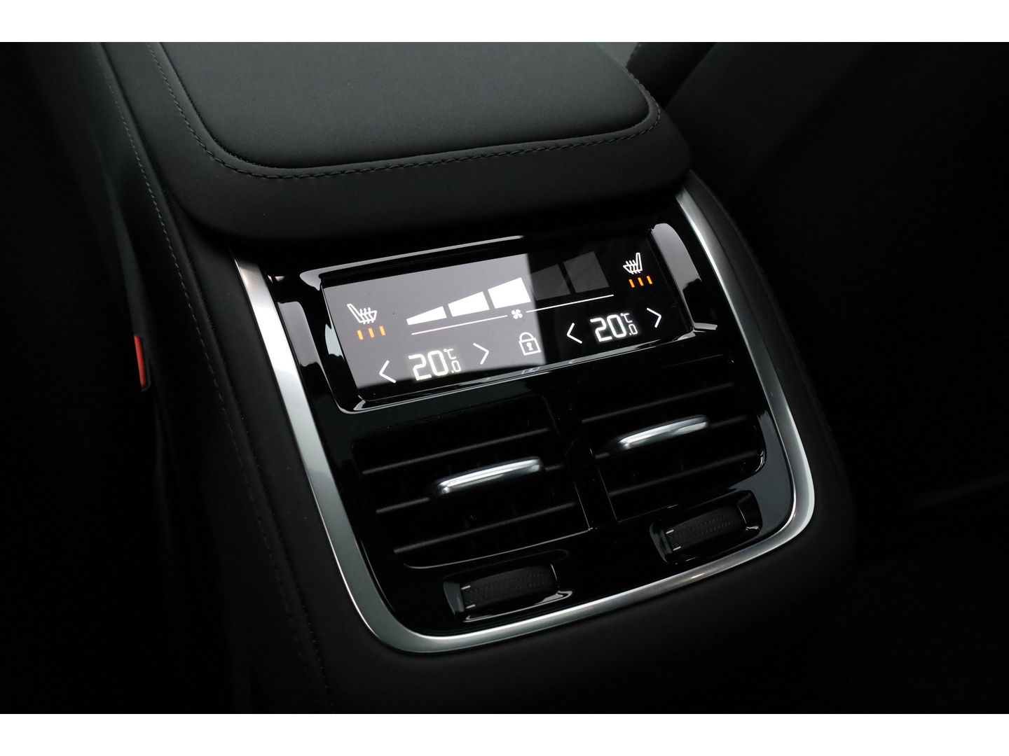 Volvo XC90 2.0 T8 Plug-in hybrid AWD Ultra Black Edition | luchtvering | Bowers & Wilkins | Massage | Blis | ACC | Pano| 360 Camera |