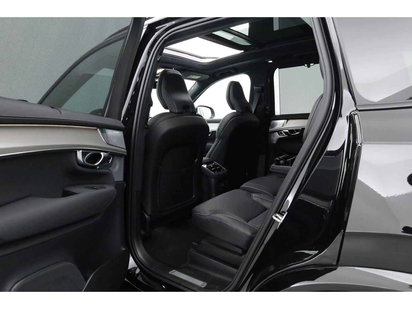 Volvo XC90 2.0 T8 Plug-in hybrid AWD Ultra Black Edition | luchtvering | Bowers & Wilkins | Massage | Blis | ACC | Pano| 360 Camera |