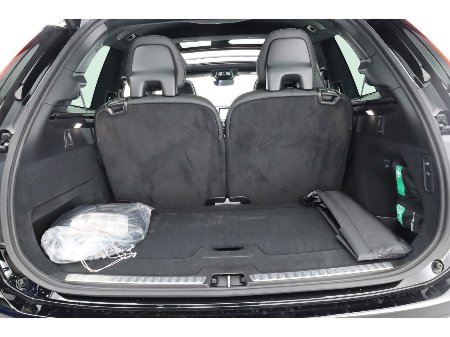 Volvo XC90 2.0 T8 Plug-in hybrid AWD Ultra Black Edition | luchtvering | Bowers & Wilkins | Massage | Blis | ACC | Pano| 360 Camera |