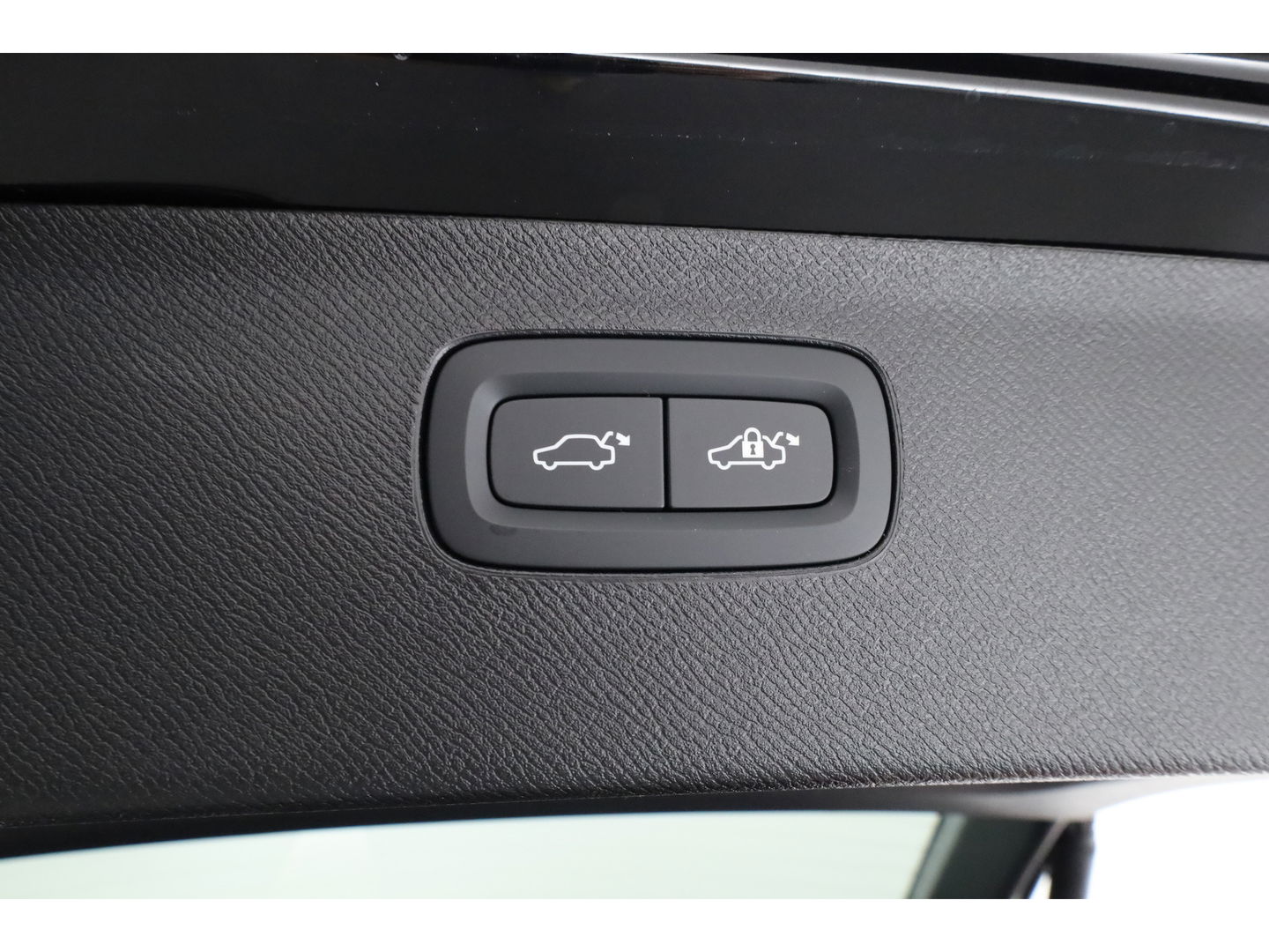 Volvo XC90 2.0 T8 Plug-in hybrid AWD Ultra Black Edition | luchtvering | Bowers & Wilkins | Massage | Blis | ACC | Pano| 360 Camera |