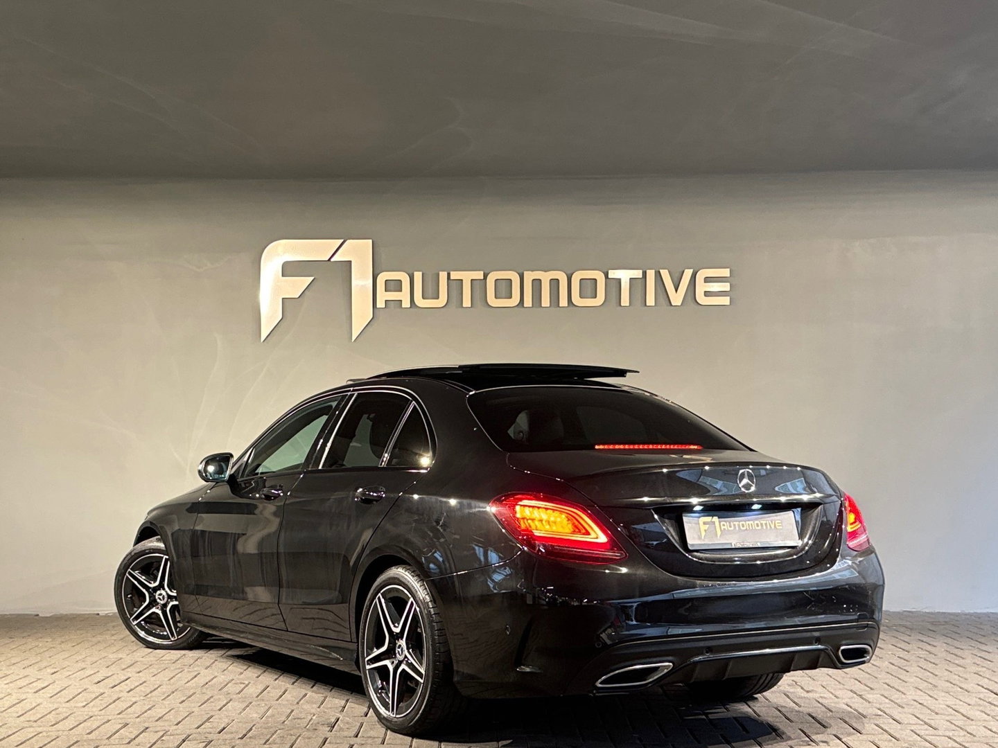 Mercedes-Benz C-Klasse 180 Business AMG Pano|Sfeer|Leer|NAP