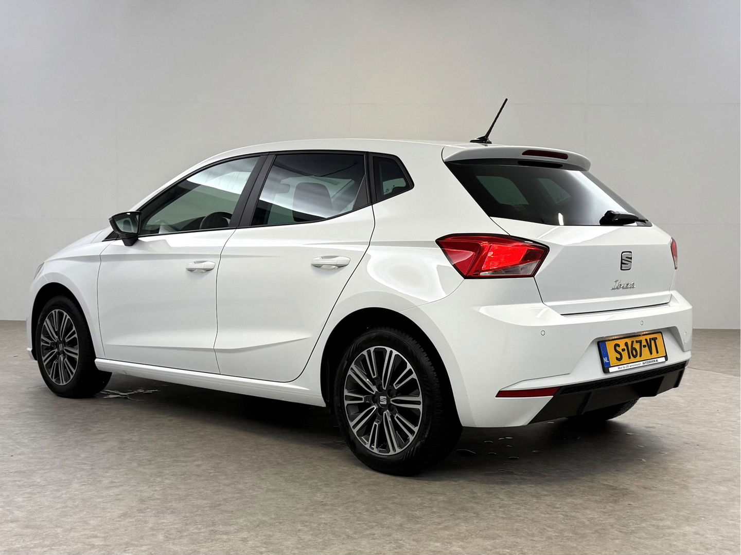 SEAT Ibiza EcoTSI Style Business Intense | Virtual | Carplay | Cruise | Stoelverw. | Navi | Parkeersens. | NAP