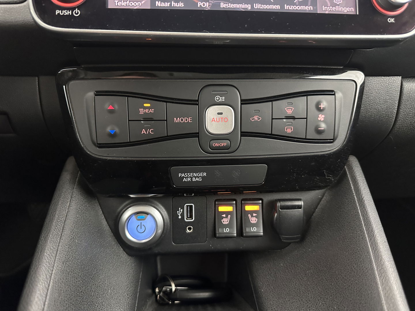 Nissan Leaf N-Connecta 40 kWh {SOH-93%} Aut. *HEATPUMP | ADAPTIVE-CRUISE | NAVI-FULLMAP | TOPVIEW | KEYLESS | BLINDSPOT |  DIGI-COCKPIT | HEATED-COMFORTSEATS | DAB | PRIVACYGLASS | ECC | FULL-LED | PDC | CARPLAY | 17"ALU*
