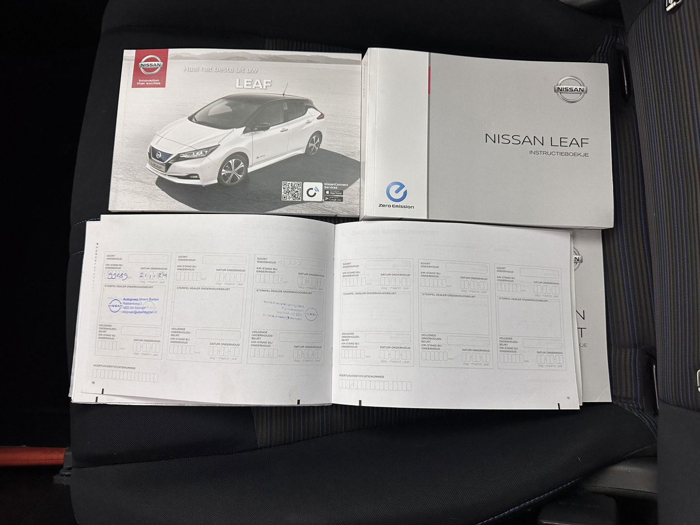 Nissan Leaf N-Connecta 40 kWh {SOH-93%} Aut. *HEATPUMP | ADAPTIVE-CRUISE | NAVI-FULLMAP | TOPVIEW | KEYLESS | BLINDSPOT |  DIGI-COCKPIT | HEATED-COMFORTSEATS | DAB | PRIVACYGLASS | ECC | FULL-LED | PDC | CARPLAY | 17"ALU*