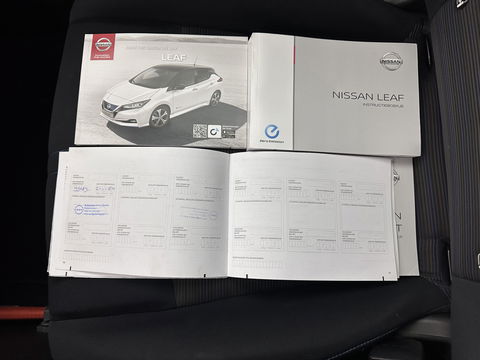Nissan Leaf N-Connecta 40 kWh {SOH-93%} Aut. *HEATPUMP | ADAPTIVE-CRUISE | NAVI-FULLMAP | TOPVIEW | KEYLESS | BLINDSPOT |  DIGI-COCKPIT | HEATED-COMFORTSEATS | DAB | PRIVACYGLASS | ECC | FULL-LED | PDC | CARPLAY | 17"ALU*