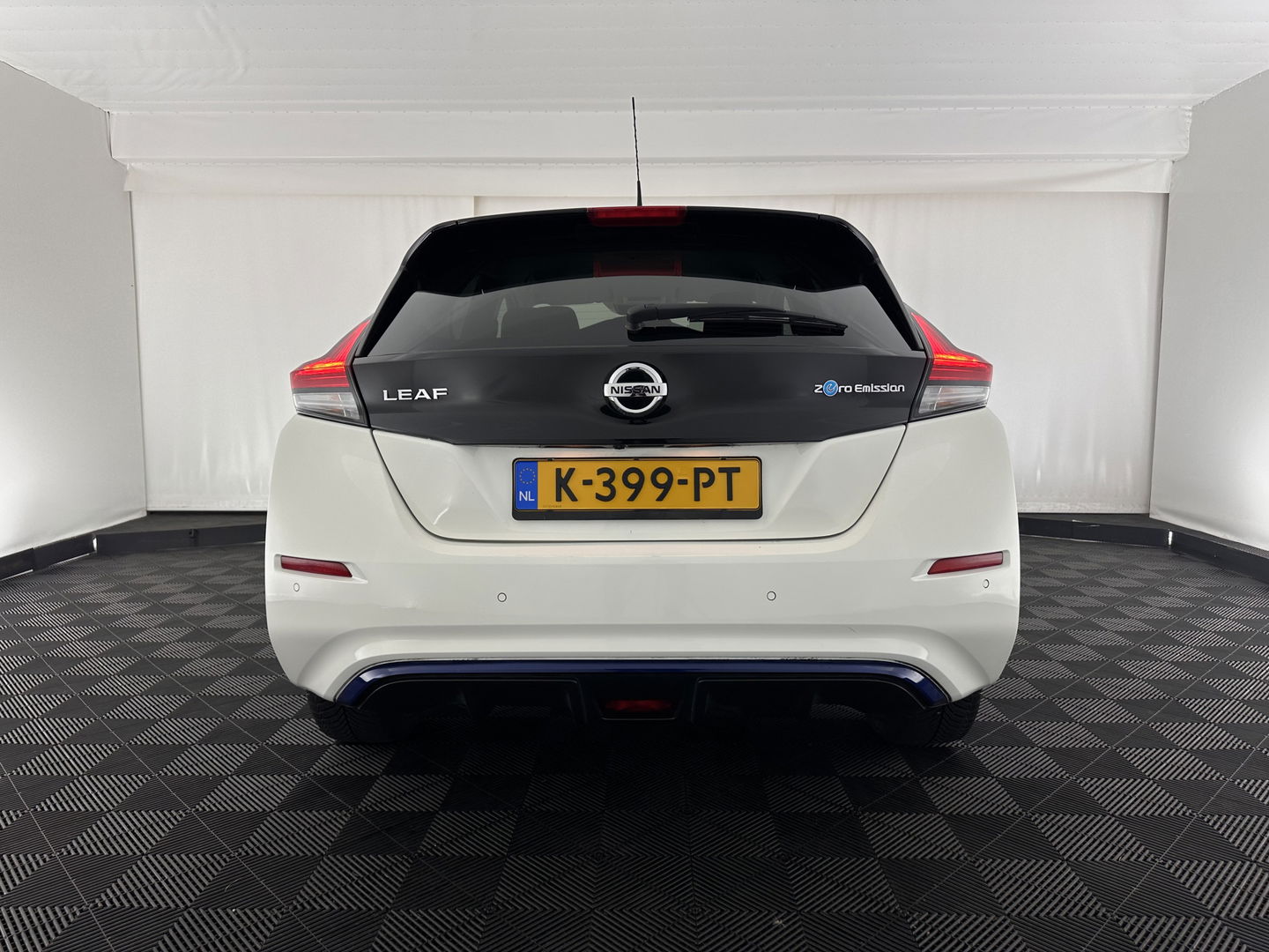 Nissan Leaf N-Connecta 40 kWh {SOH-93%} Aut. *HEATPUMP | ADAPTIVE-CRUISE | NAVI-FULLMAP | TOPVIEW | KEYLESS | BLINDSPOT |  DIGI-COCKPIT | HEATED-COMFORTSEATS | DAB | PRIVACYGLASS | ECC | FULL-LED | PDC | CARPLAY | 17"ALU*