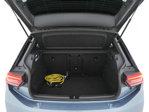 Volkswagen ID.3 Business 58 kWh [ 3-Fase-11kW ] {SOH-87%} (INCL-BTW)  *FULL-LED | AMBIENTLIGHT | KEYLESS | NAVI-FULLMAP | DAB | CARPLAY | CCS-FASTLOADER | CAMERA | HEATED-COMFORTSEATS | DAB+ | DIGI-COCKPIT | ECC | PRIVACYGLASS | PDC | 18''ALU*