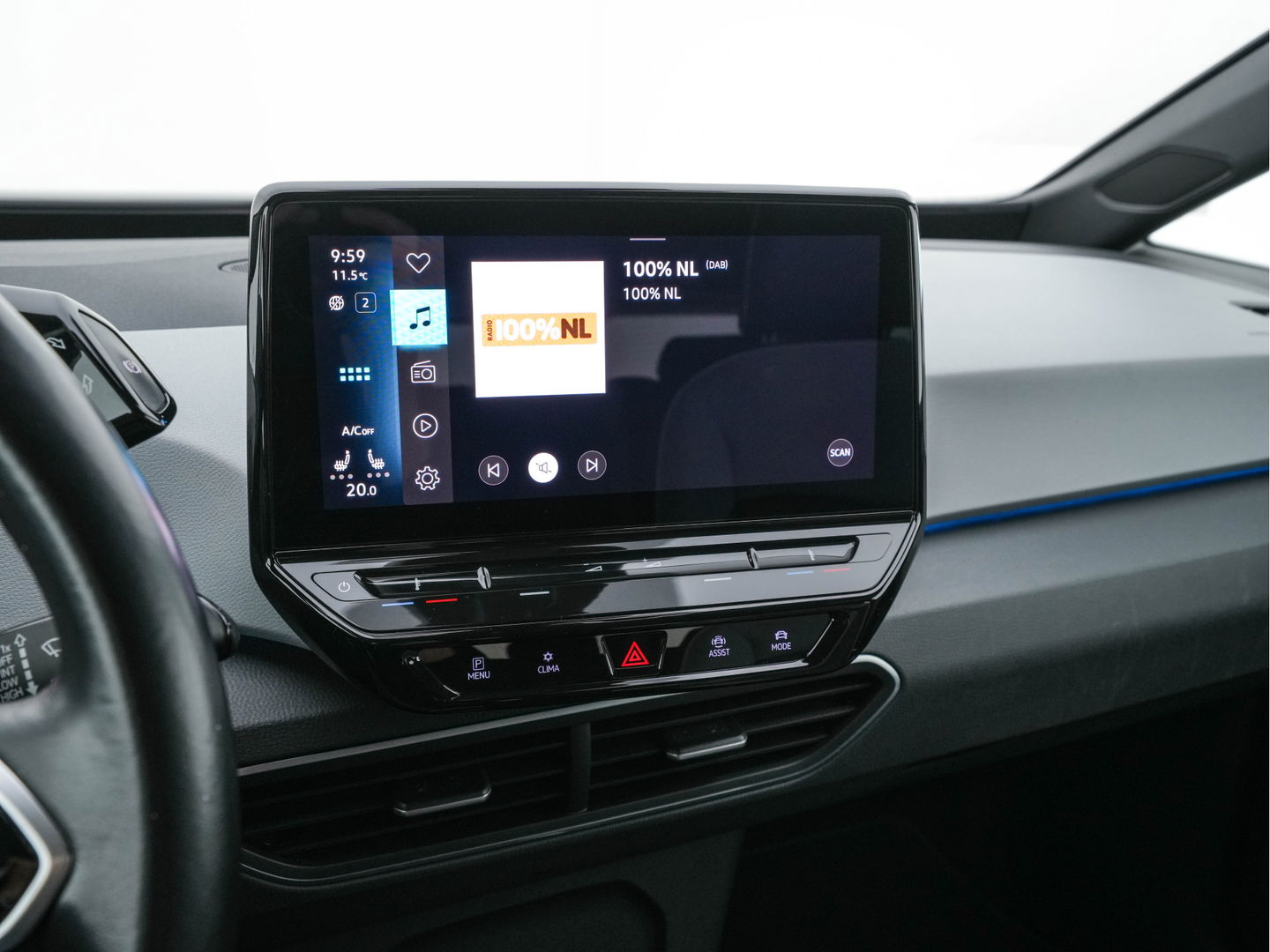 Volkswagen ID.3 Business 58 kWh [ 3-Fase-11kW ] {SOH-87%} (INCL-BTW)  *FULL-LED | AMBIENTLIGHT | KEYLESS | NAVI-FULLMAP | DAB | CARPLAY | CCS-FASTLOADER | CAMERA | HEATED-COMFORTSEATS | DAB+ | DIGI-COCKPIT | ECC | PRIVACYGLASS | PDC | 18''ALU*