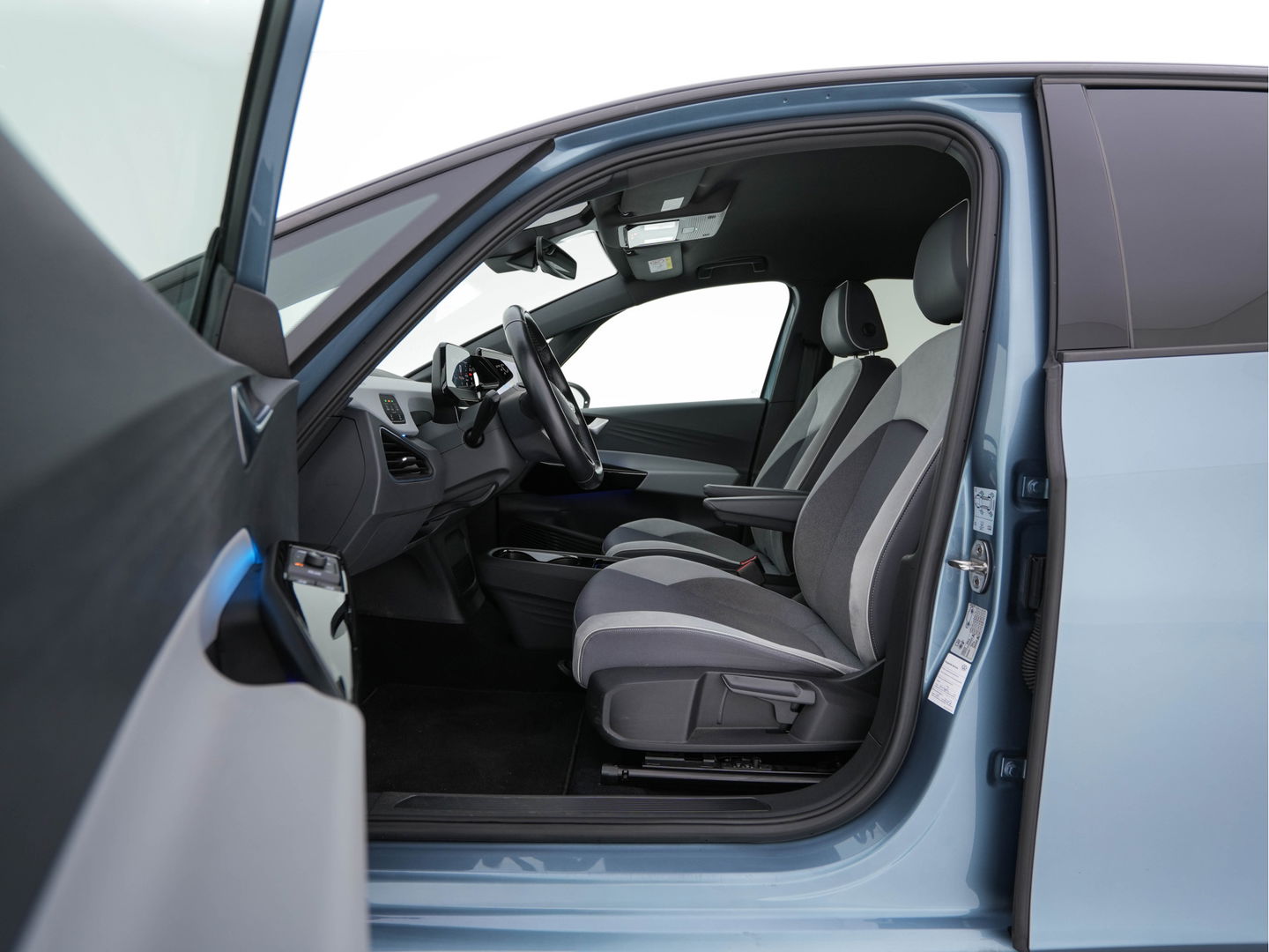 Volkswagen ID.3 Business 58 kWh [ 3-Fase-11kW ] {SOH-87%} (INCL-BTW)  *FULL-LED | AMBIENTLIGHT | KEYLESS | NAVI-FULLMAP | DAB | CARPLAY | CCS-FASTLOADER | CAMERA | HEATED-COMFORTSEATS | DAB+ | DIGI-COCKPIT | ECC | PRIVACYGLASS | PDC | 18''ALU*