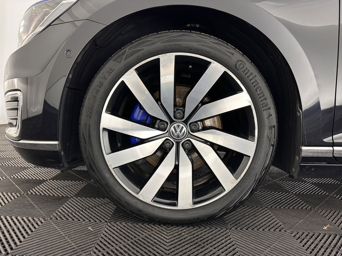 Volkswagen Passat Variant 1.4 TSI GTE Connected Series Plus Aut. *PANO | LEATHER | FULL-LED | CAMERA | NAVI-FULLMAP | ADAPTIVE-CRUISE | HEATED-ERGONOMIC-SPORTSEATS | KEYLESS | PDC | ECC | PRIVACYGLASS | AMBIENTLIGHT | KEYLESS | 18''ALU*