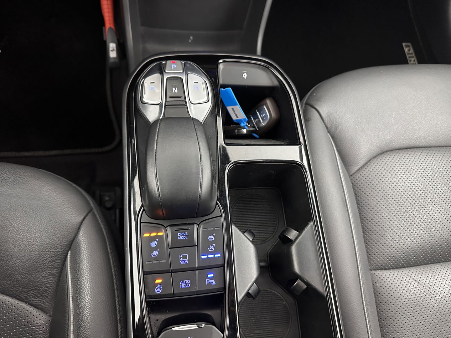 Hyundai IONIQ Premium EV 38 kWh {SOH-97%} (INCL-BTW) Aut *HEATPUMP | PANO | LEATHER | FULL-LED | ADAPTIVE-CRUISE | KEYLESS | NAVI-FULLMAP | DAB | CAMERA | MEMORY-PACK | DIGI-COCKPIT | HEATED/VENTILATED-SEATS | CCS- FASTLOADER | 16''A