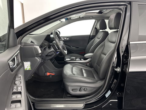 Hyundai IONIQ Premium EV 38 kWh {SOH-97%} (INCL-BTW) Aut *HEATPUMP | PANO | LEATHER | FULL-LED | ADAPTIVE-CRUISE | KEYLESS | NAVI-FULLMAP | DAB | CAMERA | MEMORY-PACK | DIGI-COCKPIT | HEATED/VENTILATED-SEATS | CCS- FASTLOADER | 16''A