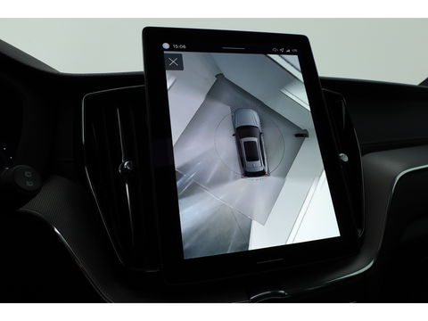Volvo XC60 2.0 T8 Plug-in hybrid AWD Ultra Black Edition | Luchtvering | 22 inch | Trekhaak | Pano | Blis | Pilot assist |