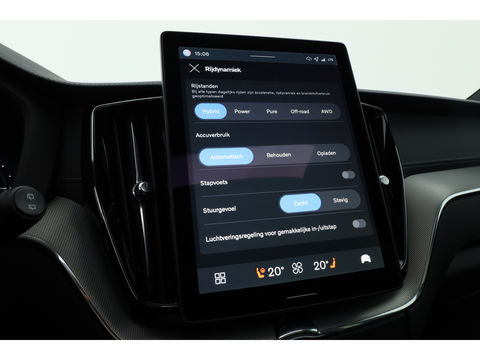 Volvo XC60 2.0 T8 Plug-in hybrid AWD Ultra Black Edition | Luchtvering | 22 inch | Trekhaak | Pano | Blis | Pilot assist |