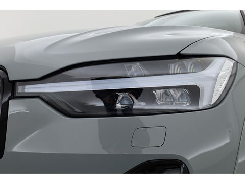 Volvo XC60 2.0 T8 Plug-in hybrid AWD Ultra Black Edition | Luchtvering | 22 inch | Trekhaak | Pano | Blis | Pilot assist |