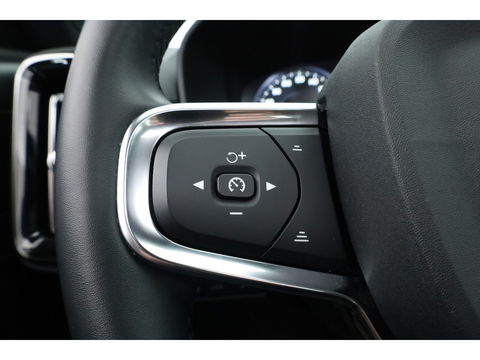 Volvo XC40 1.5 T5 Recharge R-Design | Pano | H&K audio | Trekhaak | Elek bes.Stoel | Stoel & stuurverwarming |