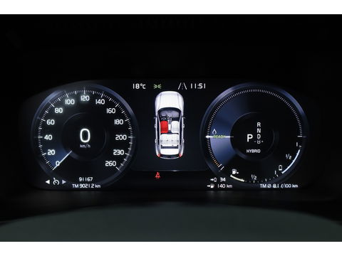 Volvo XC40 1.5 T5 Recharge R-Design | Pano | H&K audio | Trekhaak | Elek bes.Stoel | Stoel & stuurverwarming |