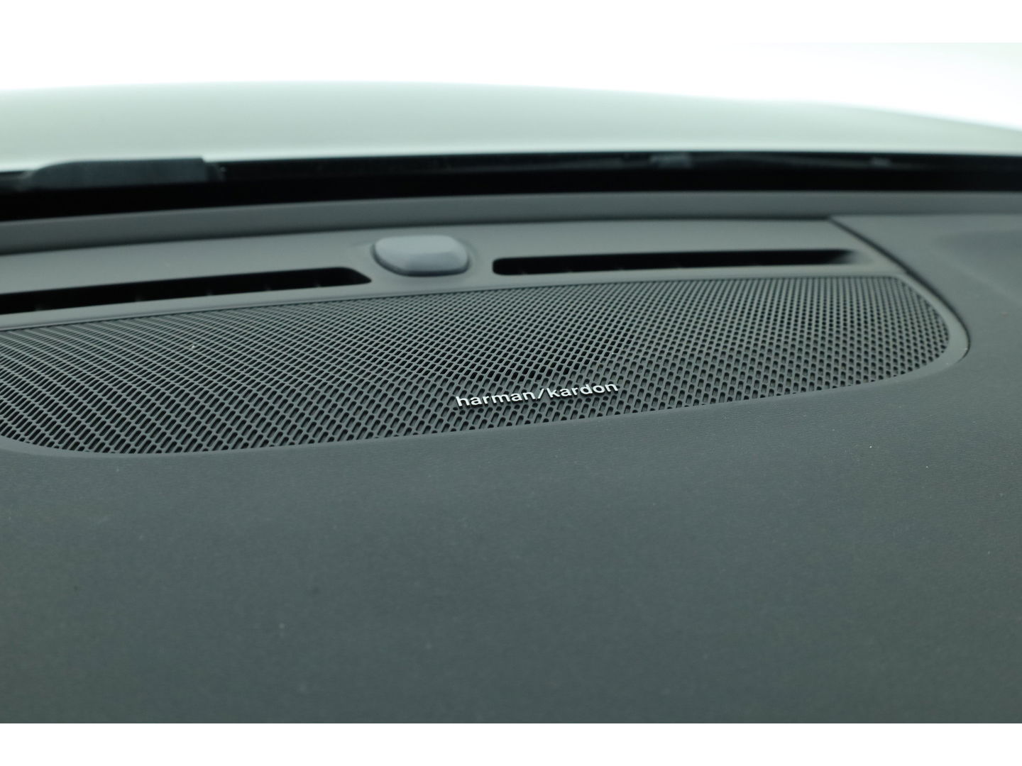 Volvo XC40 1.5 T5 Recharge R-Design | Pano | H&K audio | Trekhaak | Elek bes.Stoel | Stoel & stuurverwarming |