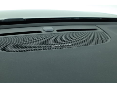 Volvo XC40 1.5 T5 Recharge R-Design | Pano | H&K audio | Trekhaak | Elek bes.Stoel | Stoel & stuurverwarming |
