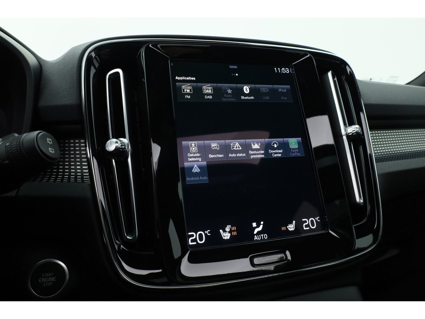 Volvo XC40 1.5 T5 Recharge R-Design | Pano | H&K audio | Trekhaak | Elek bes.Stoel | Stoel & stuurverwarming |