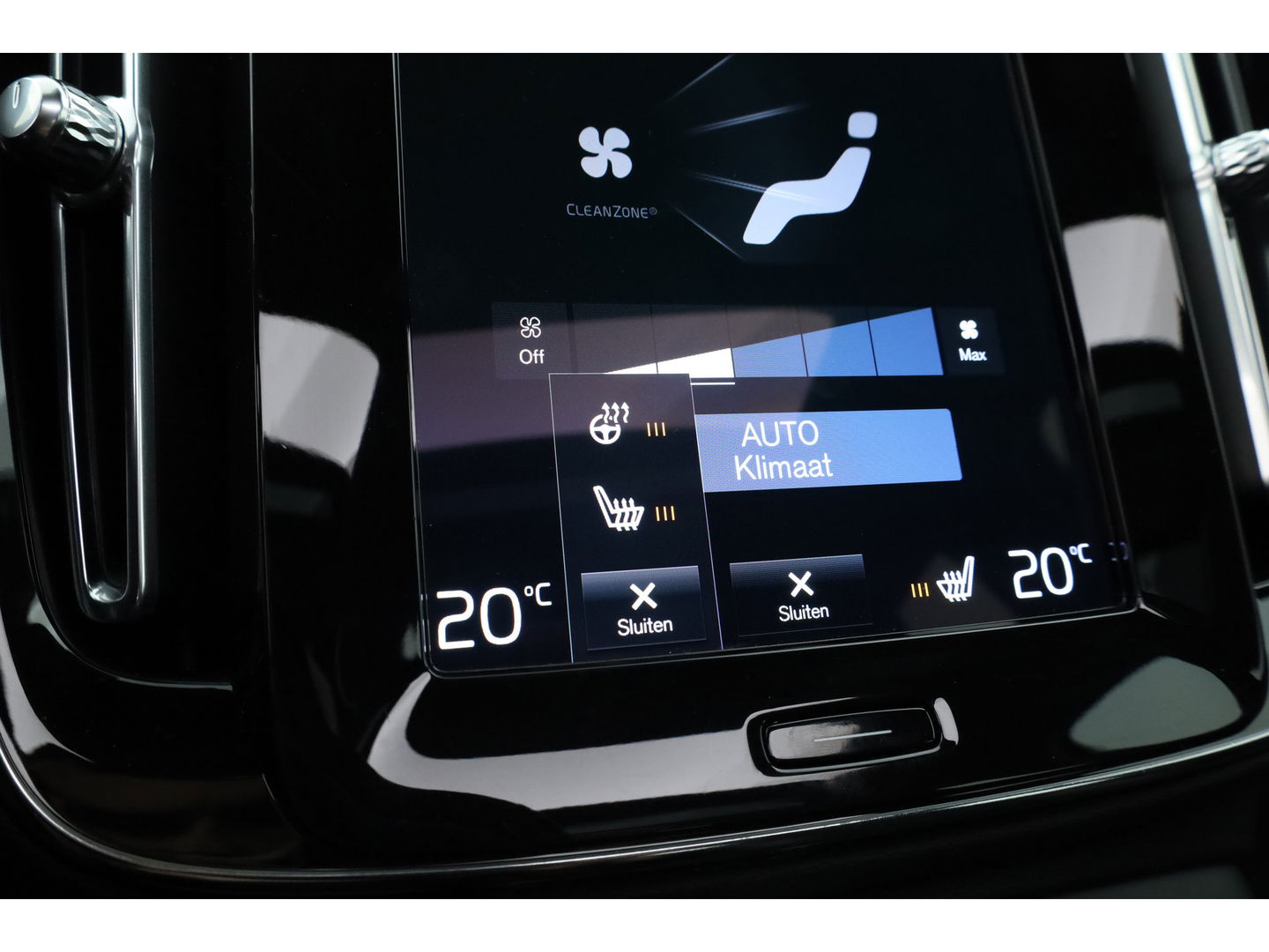 Volvo XC40 1.5 T5 Recharge R-Design | Pano | H&K audio | Trekhaak | Elek bes.Stoel | Stoel & stuurverwarming |