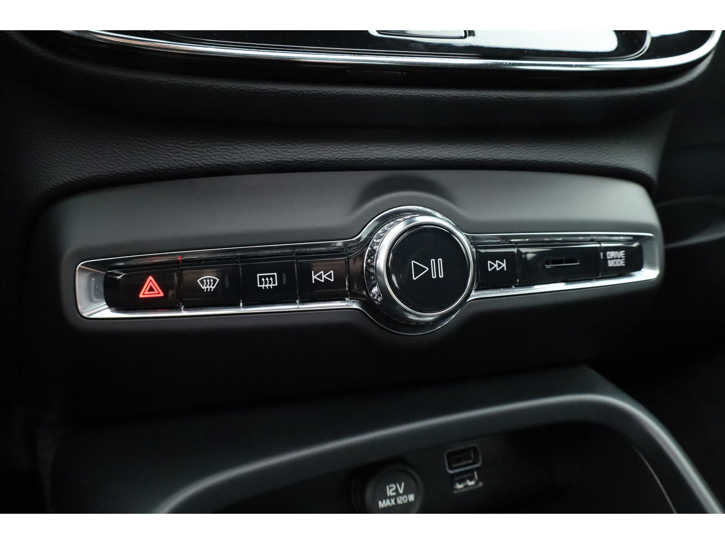 Volvo XC40 1.5 T5 Recharge R-Design | Pano | H&K audio | Trekhaak | Elek bes.Stoel | Stoel & stuurverwarming |