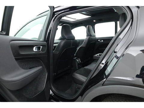 Volvo XC40 1.5 T5 Recharge R-Design | Pano | H&K audio | Trekhaak | Elek bes.Stoel | Stoel & stuurverwarming |