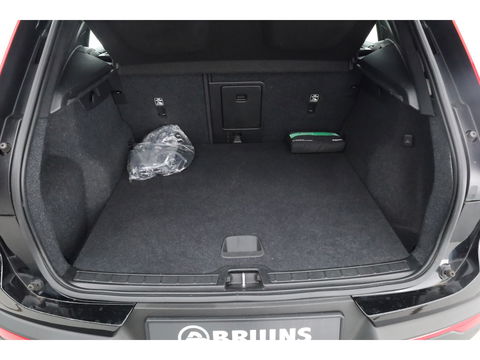 Volvo XC40 1.5 T5 Recharge R-Design | Pano | H&K audio | Trekhaak | Elek bes.Stoel | Stoel & stuurverwarming |