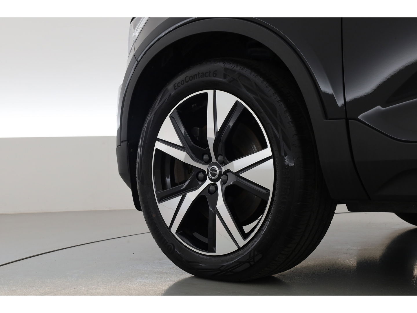 Volvo XC40 1.5 T5 Recharge R-Design | Pano | H&K audio | Trekhaak | Elek bes.Stoel | Stoel & stuurverwarming |