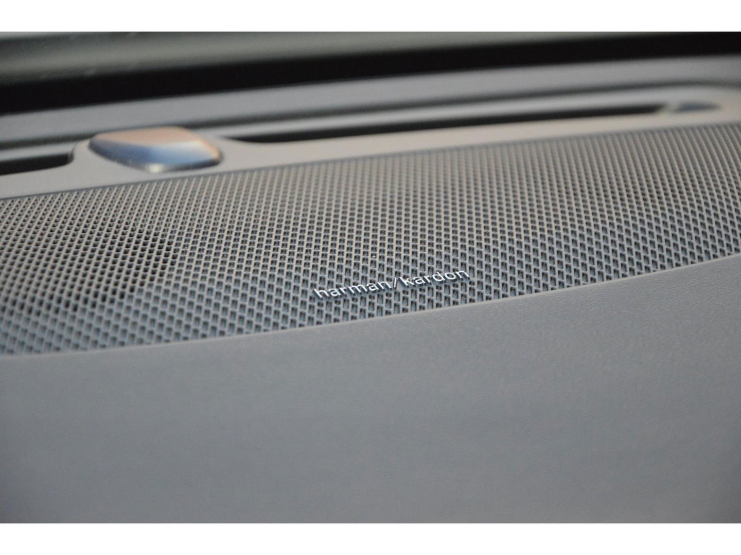 Volvo V60 T6 Hybride AWD Plus Dark | Panoramadak | Harman/Kardon | Stoel + Stuur Verwarmd | Pilot-Assist | Apple CarPlay |