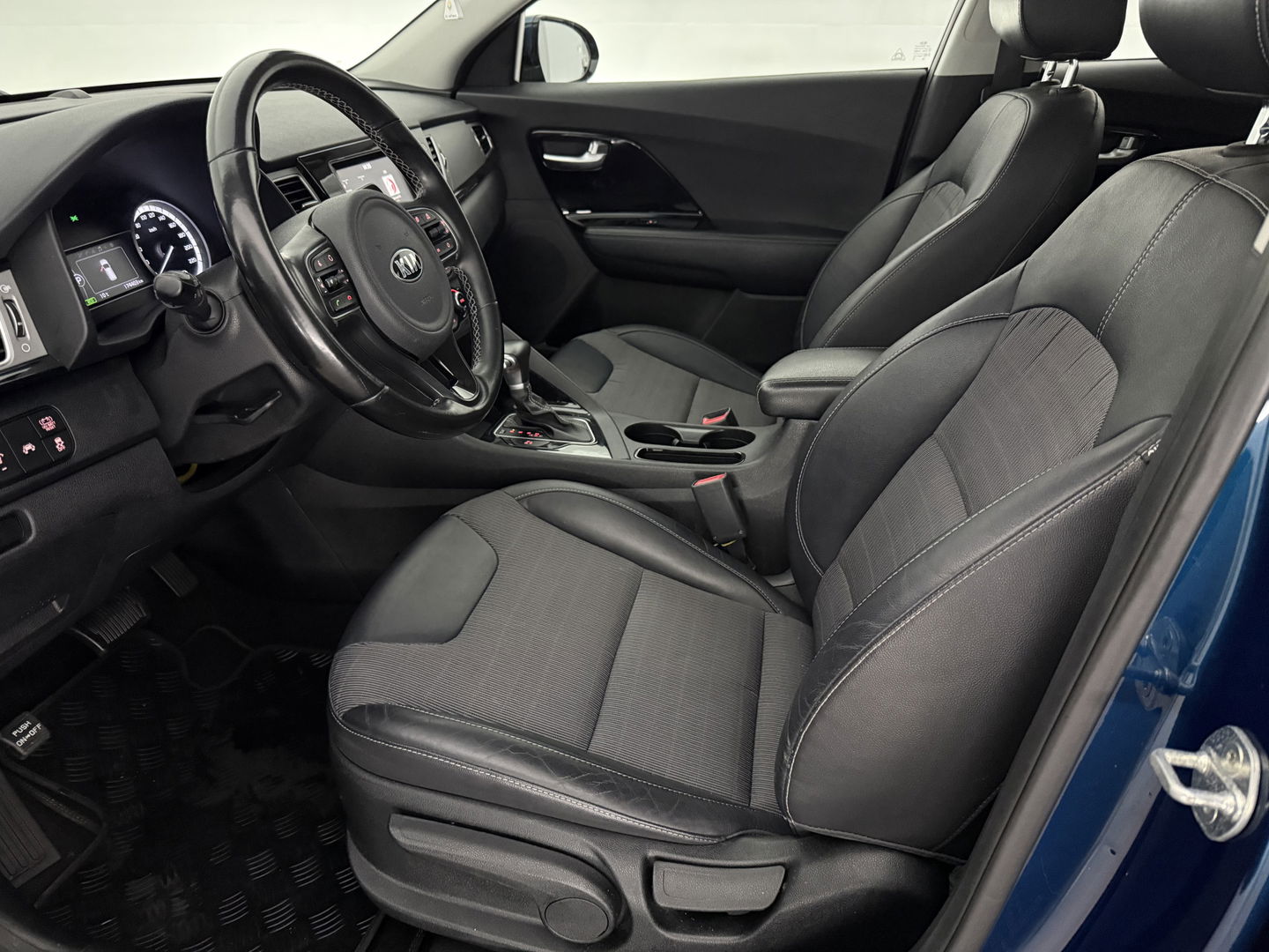 Kia Niro 1.6 GDi Hybrid | Clima | Cruise | Camera | Navi | Carplay | Parkeersens. | NAP