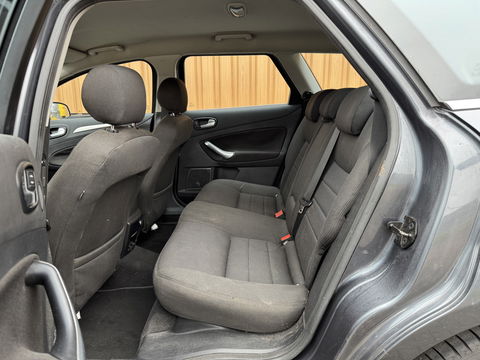 Ford Mondeo Wagon 2.0-16V Titanium | Handel / Export | Navigatie | Trekhaak | Airconditioning | Cruise Control | Automatische Verlichting | Voorruit Verwarming | Elektrische Ramen |