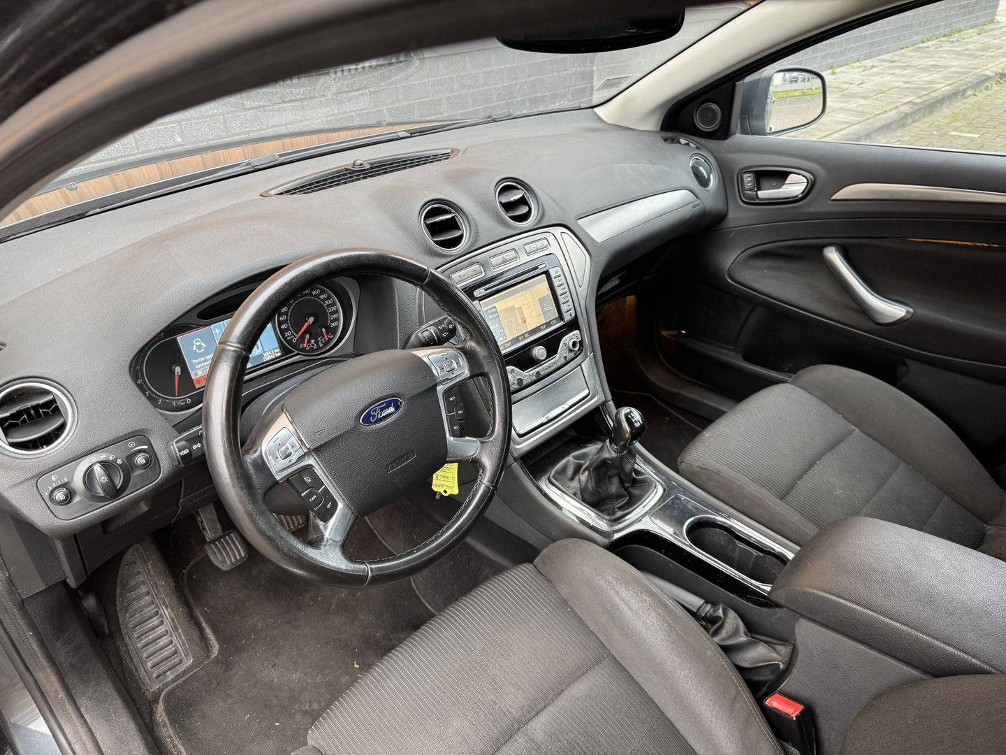 Ford Mondeo Wagon 2.0-16V Titanium | Handel / Export | Navigatie | Trekhaak | Airconditioning | Cruise Control | Automatische Verlichting | Voorruit Verwarming | Elektrische Ramen |