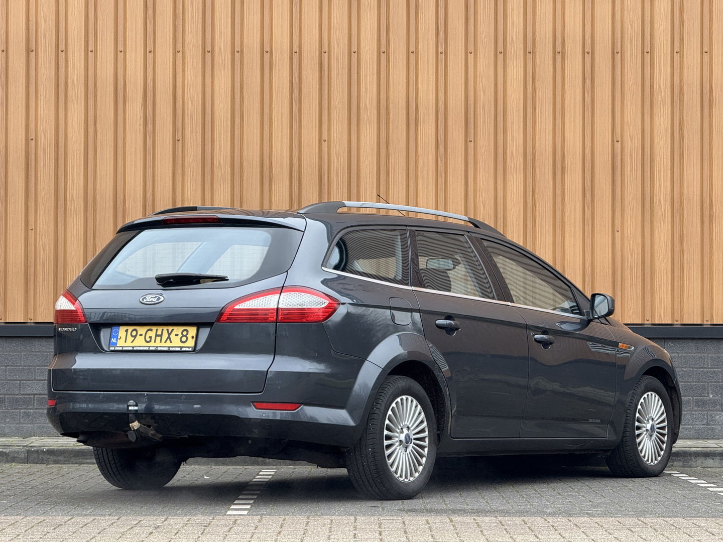 Ford Mondeo Wagon 2.0-16V Titanium | Handel / Export | Navigatie | Trekhaak | Airconditioning | Cruise Control | Automatische Verlichting | Voorruit Verwarming | Elektrische Ramen |