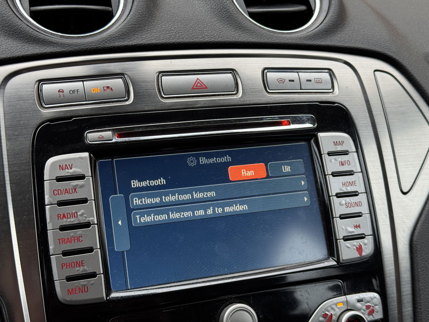 Ford Mondeo Wagon 2.0-16V Titanium | Handel / Export | Navigatie | Trekhaak | Airconditioning | Cruise Control | Automatische Verlichting | Voorruit Verwarming | Elektrische Ramen |