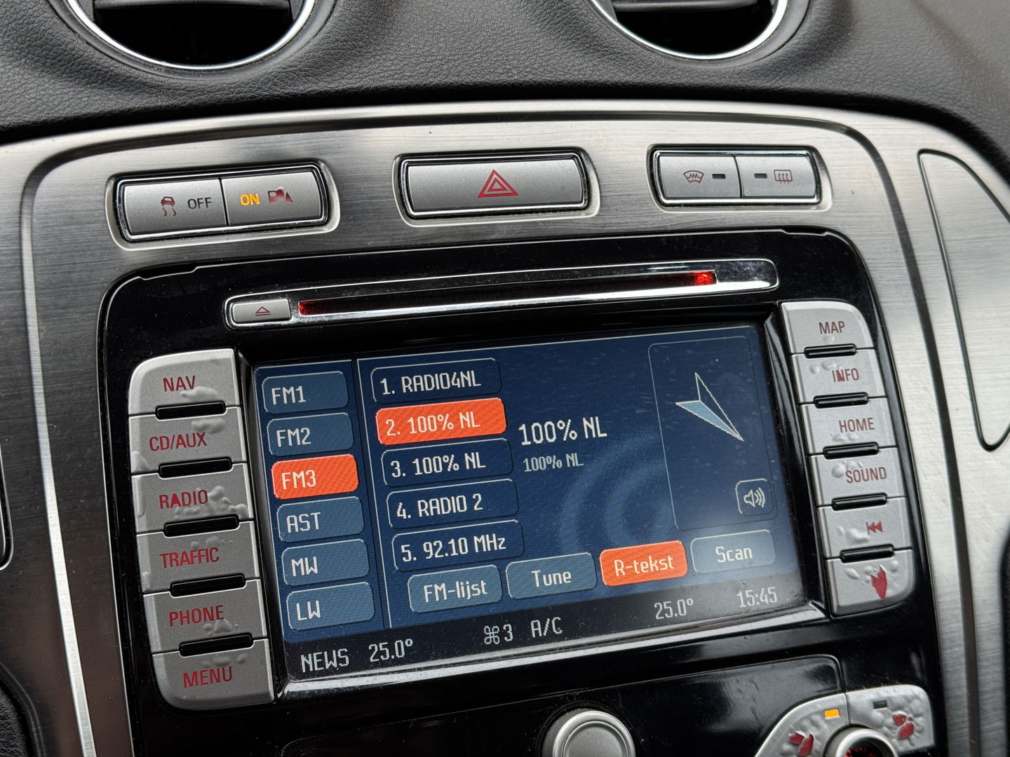 Ford Mondeo Wagon 2.0-16V Titanium | Handel / Export | Navigatie | Trekhaak | Airconditioning | Cruise Control | Automatische Verlichting | Voorruit Verwarming | Elektrische Ramen |